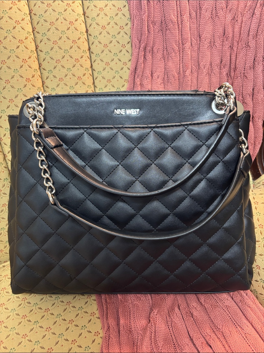 Nine West Black Quilted Tote / Shoulder Bag Excellent Pre-Owned Condition